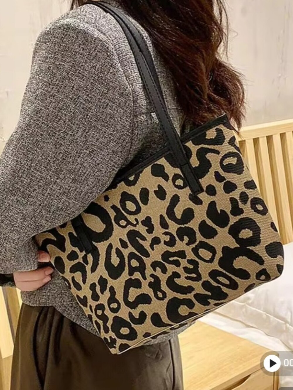 SHEIN-Leopard Print Tote Bag 🖤🤎